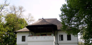 Un perete din Cula Glogovenilor, unde a locuit și Tudor Vladimirescu, s-a dărâmat în timpul lucrărilor de restaurare cula glogoveanu