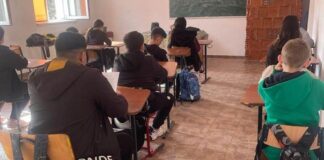 Cuvintele adresate de un profesor elevilor l-au adus în instanță. Ce au decis judecătorii scoala elevi sala de clasa
