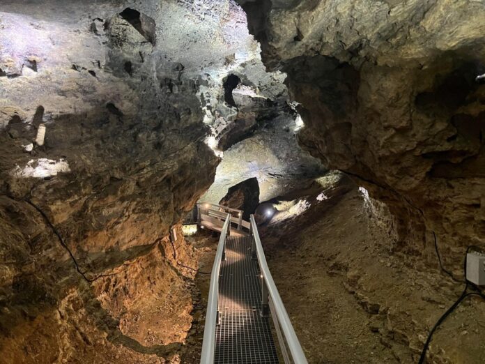 Peștera Stracoș