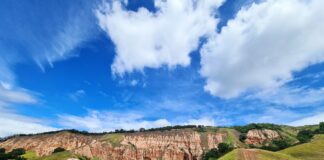 Râpa Roșie, Cappadocia în miniatură a României. O capodoperă sculptată de natură râpa roșie județul alba sebeș