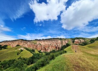 Râpa Roșie, Cappadocia în miniatură a României. O capodoperă sculptată de natură râpa roșie județul alba sebeș