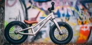 Balance bike – cum îl faci pe cel mic să iubească bicicleta și să se suie în șa de la o vârstă fragedă