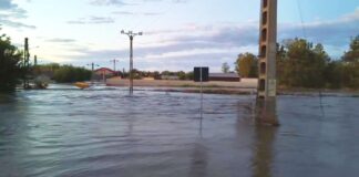 Trafic blocat pe un drum național din cauza inundațiilor inundații