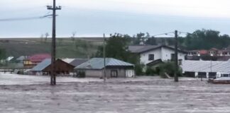 Se închid 25 de școli și licee din cauza inundațiilor. Lista unităților de învățământ afectate ploi inundații