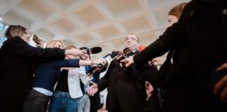 2 candidați cer anularea primului tur al alegerilor prezidențiale din România