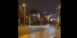 2 tineri au murit în timpul unei curse ilegale de mașini, după ce mașina BMW s-a lovit de un stâlp