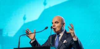 Europarlamentarul PNL Rareș Bogdan a plâns într-o emisiune la Realitatea Plus când și-a amintit că patronul postului i-a plătit salariul din închisoare rareș bogdan