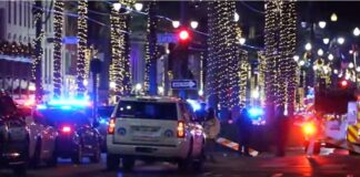 O mașină a intrat în mulțime în SUA în timpul sărbătorilor de Anul Nou. 10 oameni au murit, șoferul s-a dat jos și a tras cu o armă