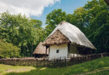 Cea mai veche locuință expusă într-un muzeu din România are 225 de ani FOTO: Consiliul Județean Sibiu/Facebook