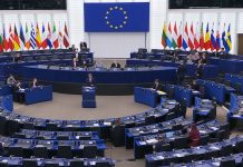 Parlamentul European cere o vârstă minimă de 16 ani pentru accesul pe rețelele sociale