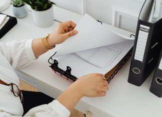 Managementul informației: cum să menții ordinea și siguranța în arhiva proprie